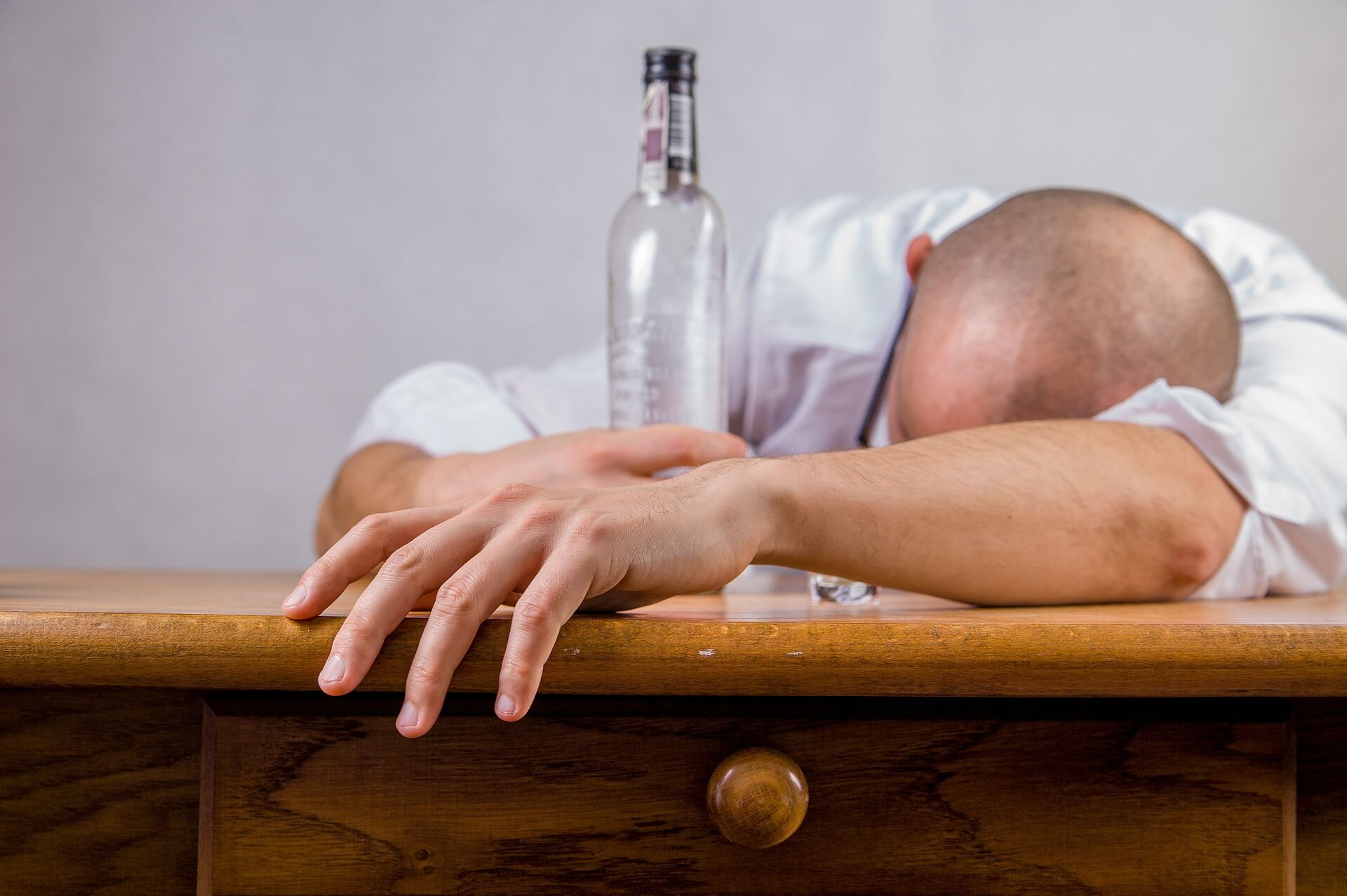 The Connection Between Alcoholism and Insomnia